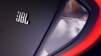 Toyota и JBL выпустили «музыкальный» автомобиль