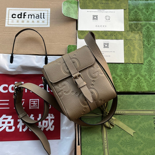 Gucci Jumbo GG Messenger Bag 18 cm