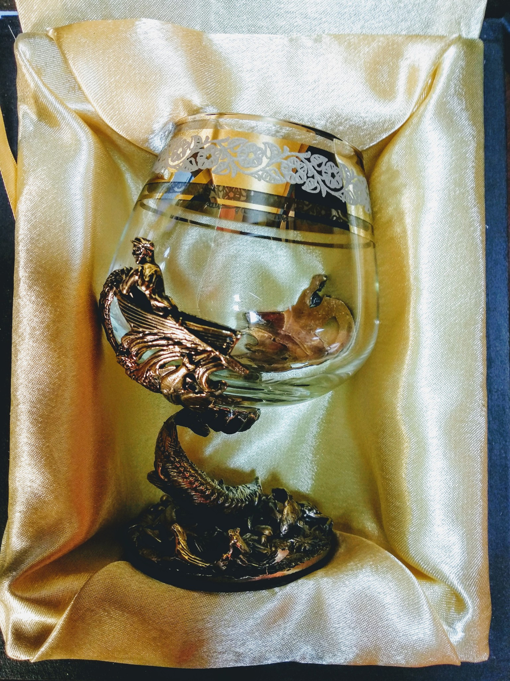 Бокал для коньяка Рыбалка-Осетр в подарочном футляре