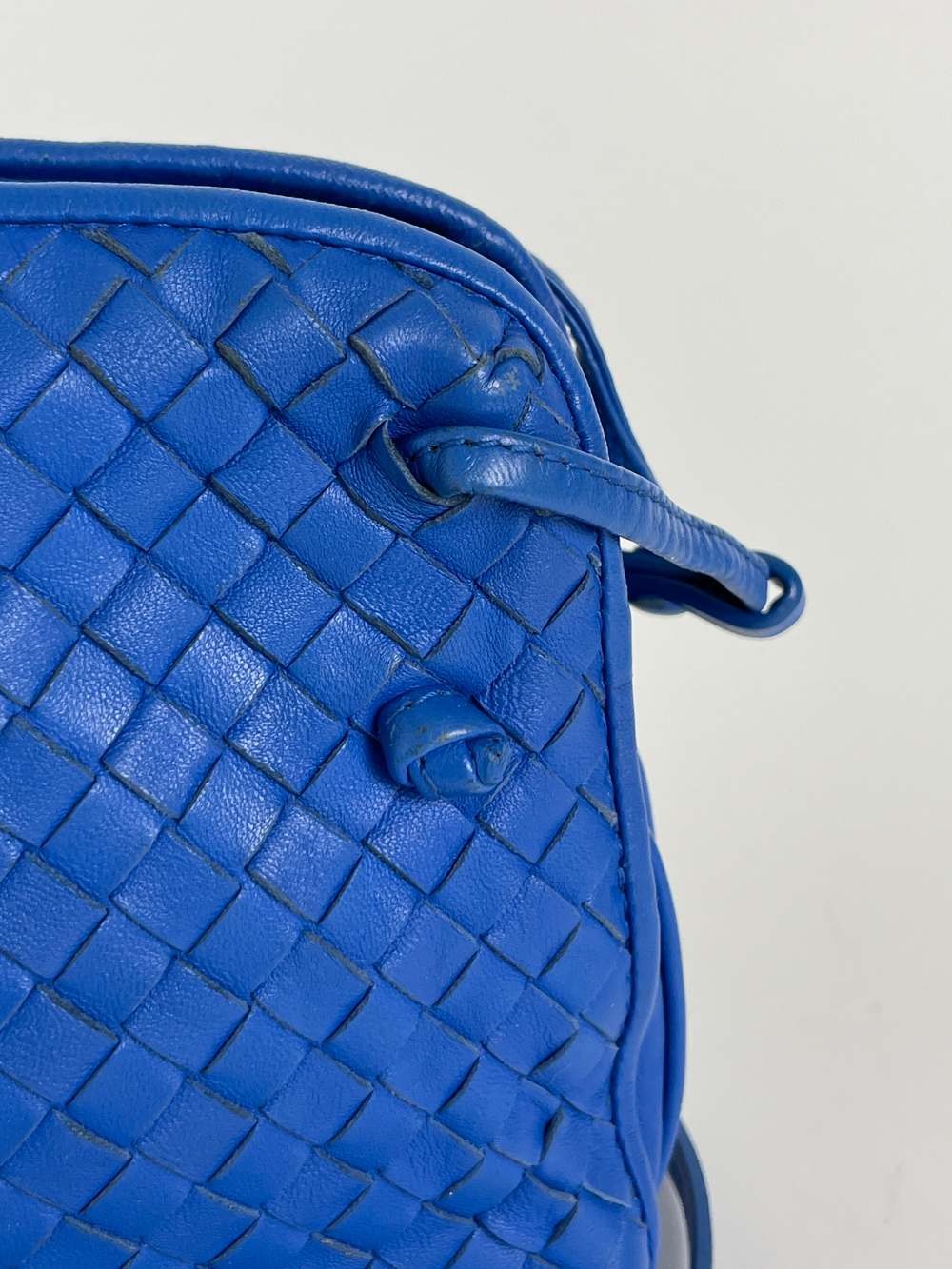 Сумка Bottega Veneta MEDIUM LOOP CAMERA BAG