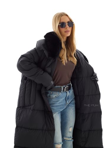 Длинный черный пуховик с мехом песца