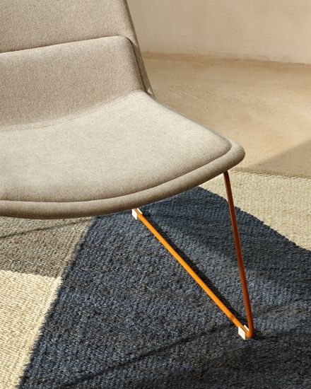 Zahara Стул со стальными ножками полиэстер бежевый La Forma Испания 