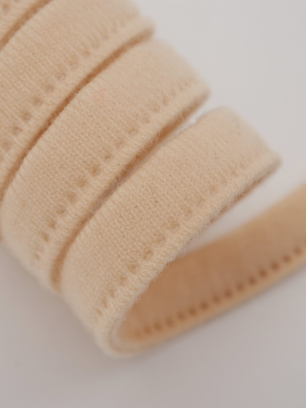 Туннельная лента бежевая одношовная ворсовая ширина 10 мм