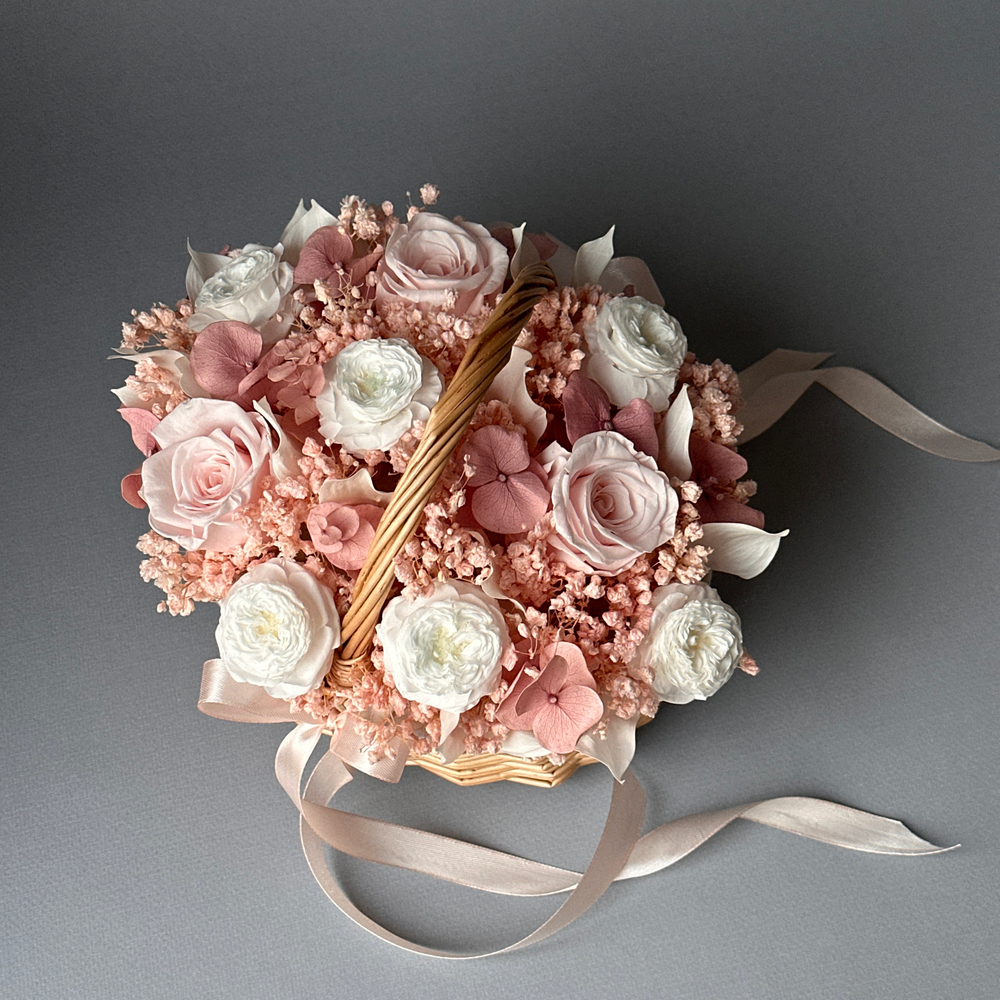 «Любимой» - композиция из стабилизированных цветов