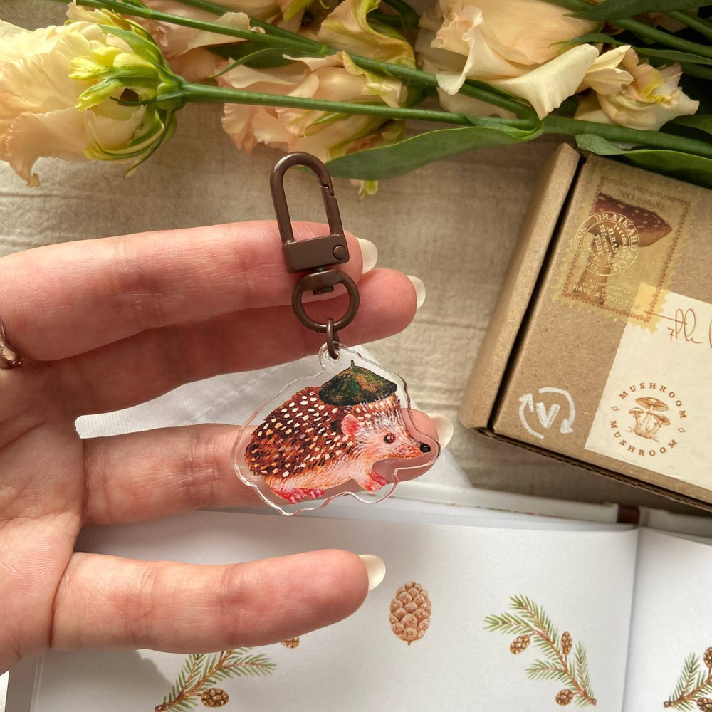 брелок "ёжик в берете"