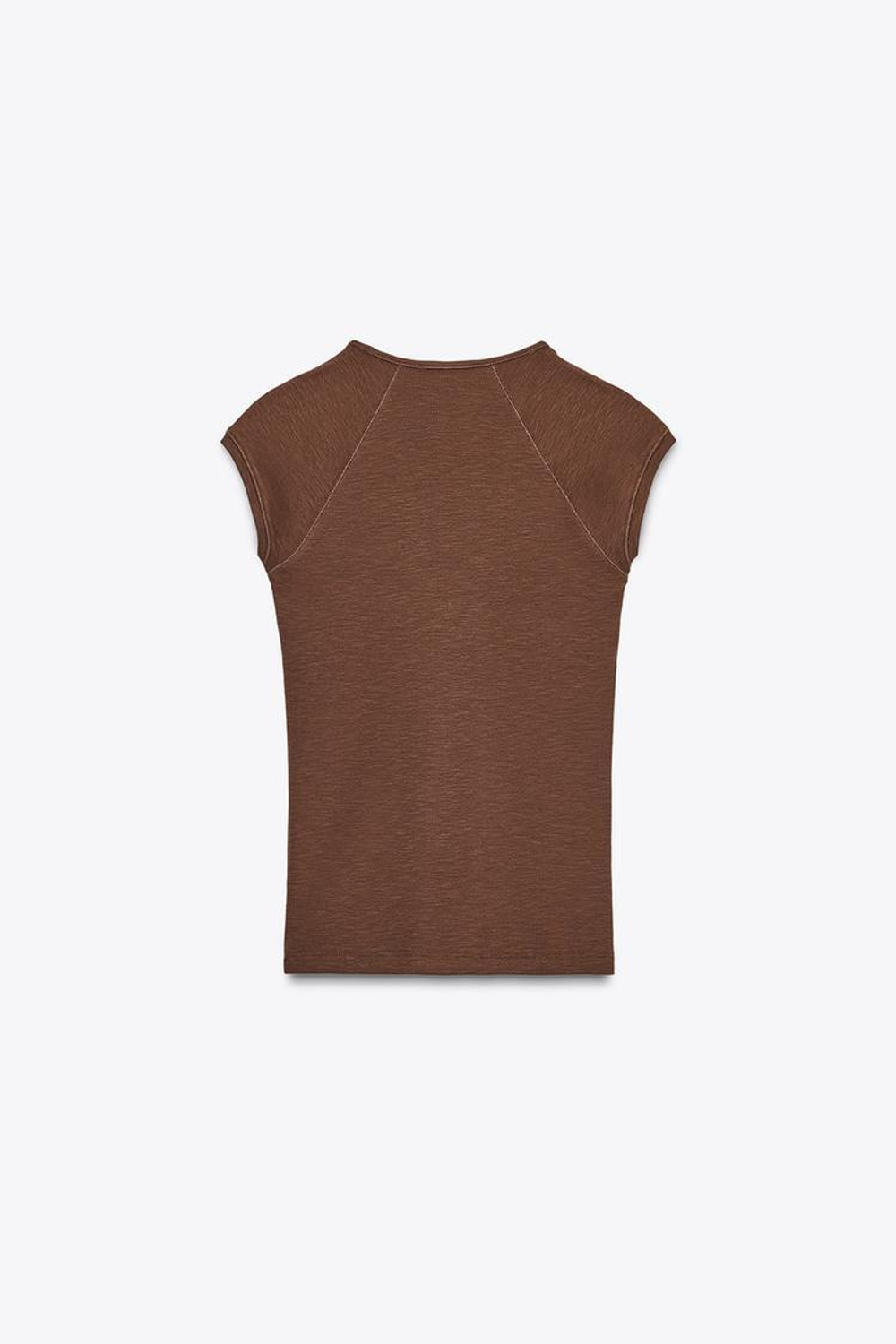 ZARA ФУТБОЛКА В РУБЧИК С V-ОБРАЗНЫМ ВЫРЕЗОМ, ШОКОЛАДНЫЙ