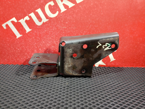 Кронштейн кабины задний левый