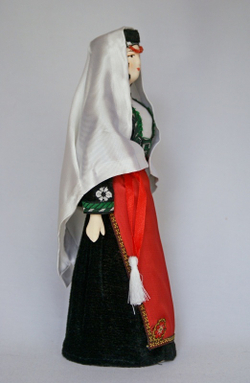 Кукла коллекционная Армянка в женском традиционном костюме.