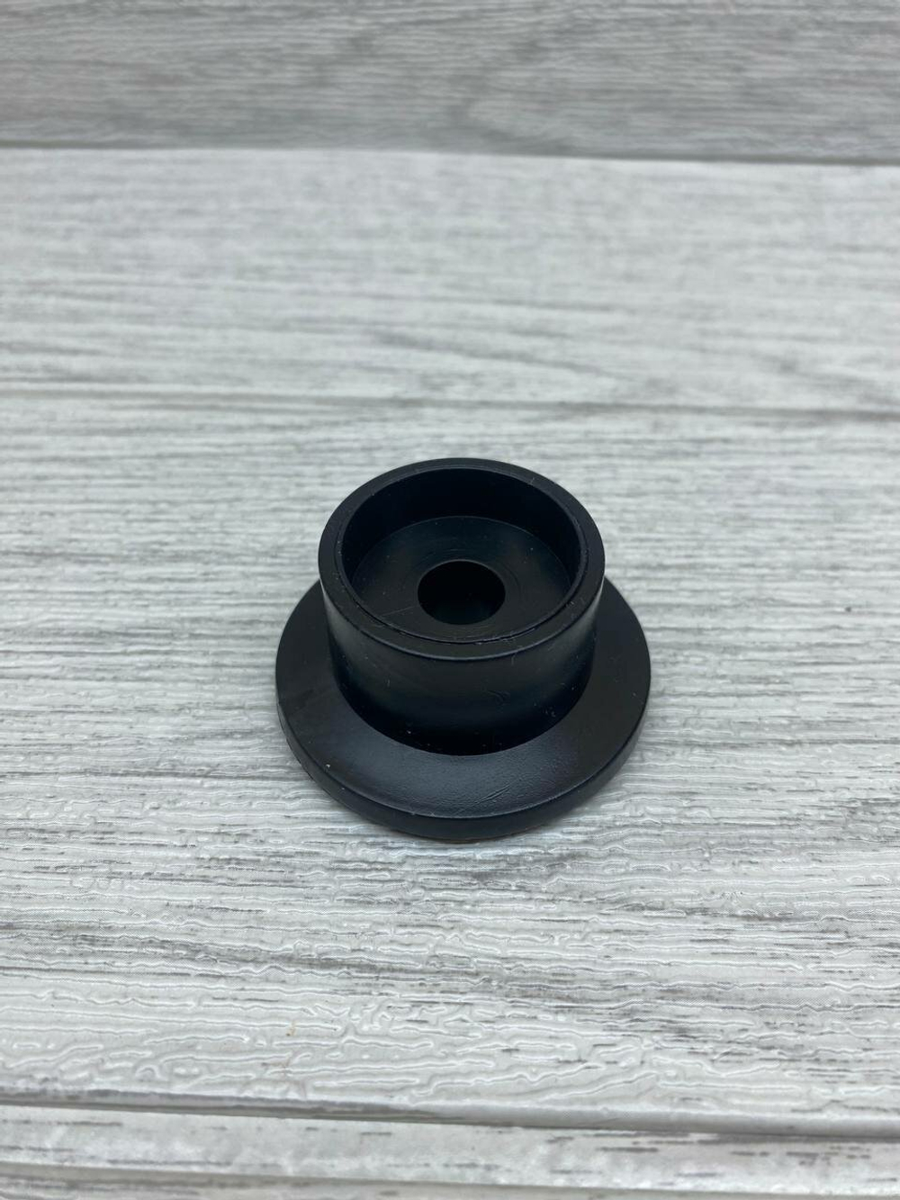 Колесо для мебели ролик для дивана диаметр 48 мм отверстие 10 мм 2 шт