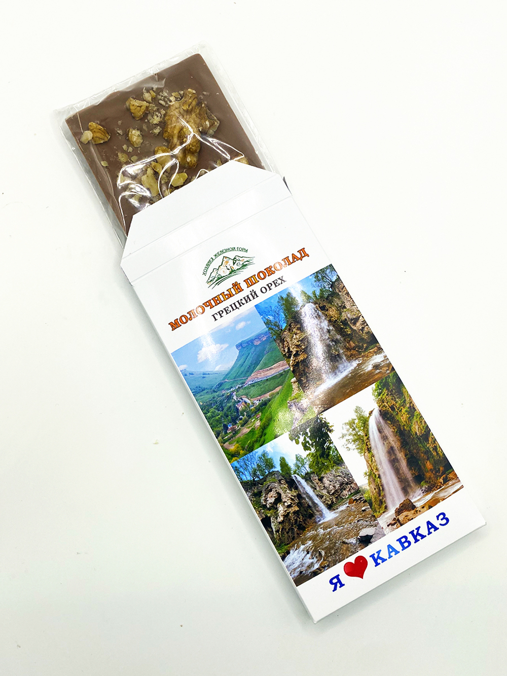 Молочный шоколад с грецким орехом