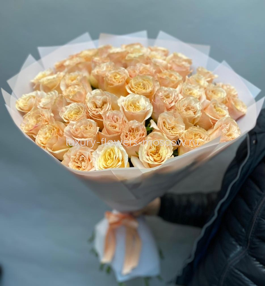 51 Пионовидная роза 44