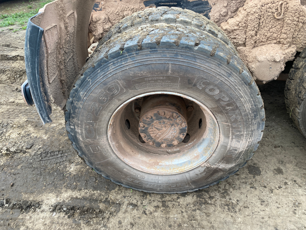 МАЗ 6430 6x4 Седельный тягач 643028-570-012 (Дизельный, 11,6 л, 423 л.с., МТ)