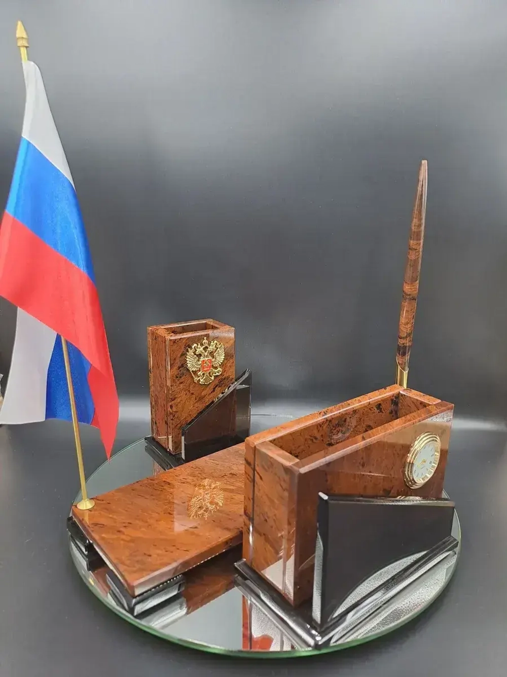 Настольный набор из натурального камня с часами