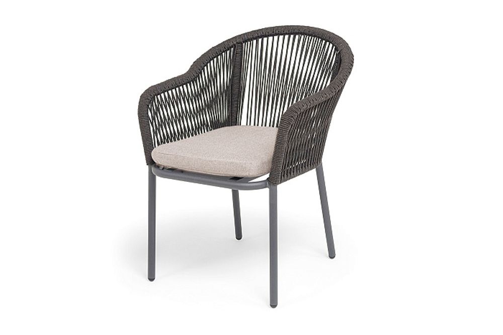 "Лион" стул плетеный из роупа, каркас алюминий темно-серый (RAL7024) муар, роуп темно-серый круглый, ткань бежевая 052