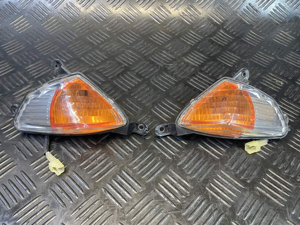 Поворотники передние Yamaha FJR1300A RP13A 2010