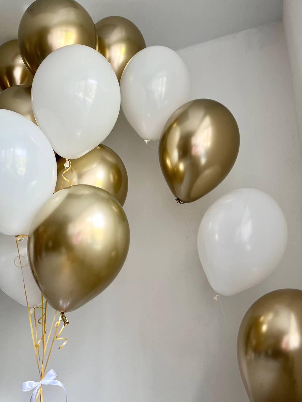 Арка из шаров на леске хром золото/белый №3542