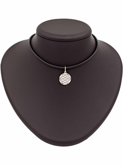 Фото подвески Цветок жизни малый из серебра, вид на постаменте.