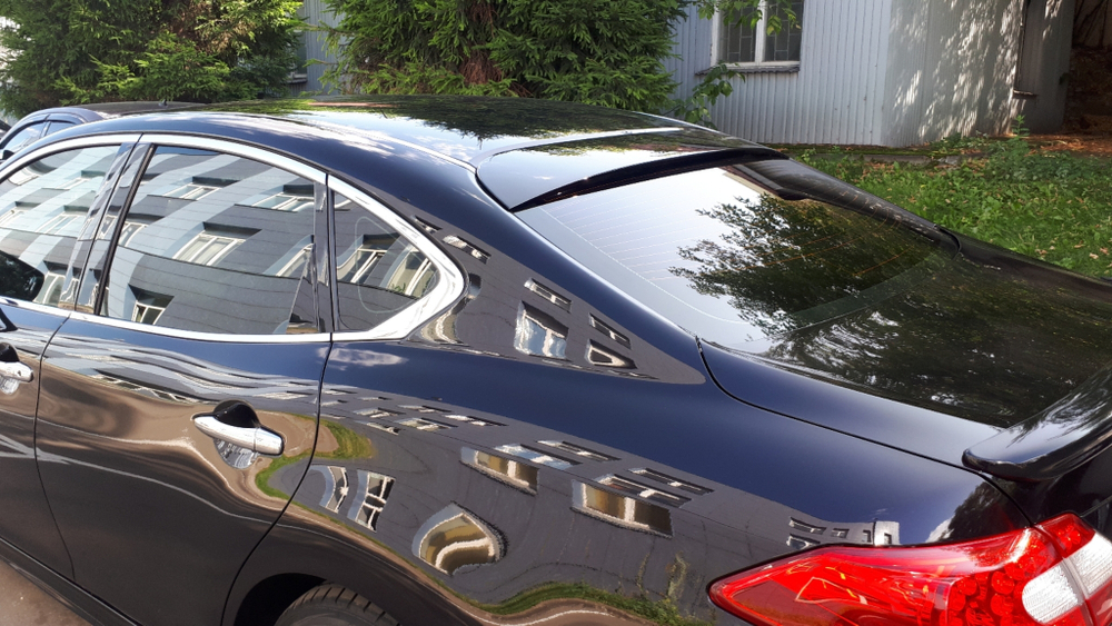 Спойлер на стекло Infiniti M25 M37 M56 Q70