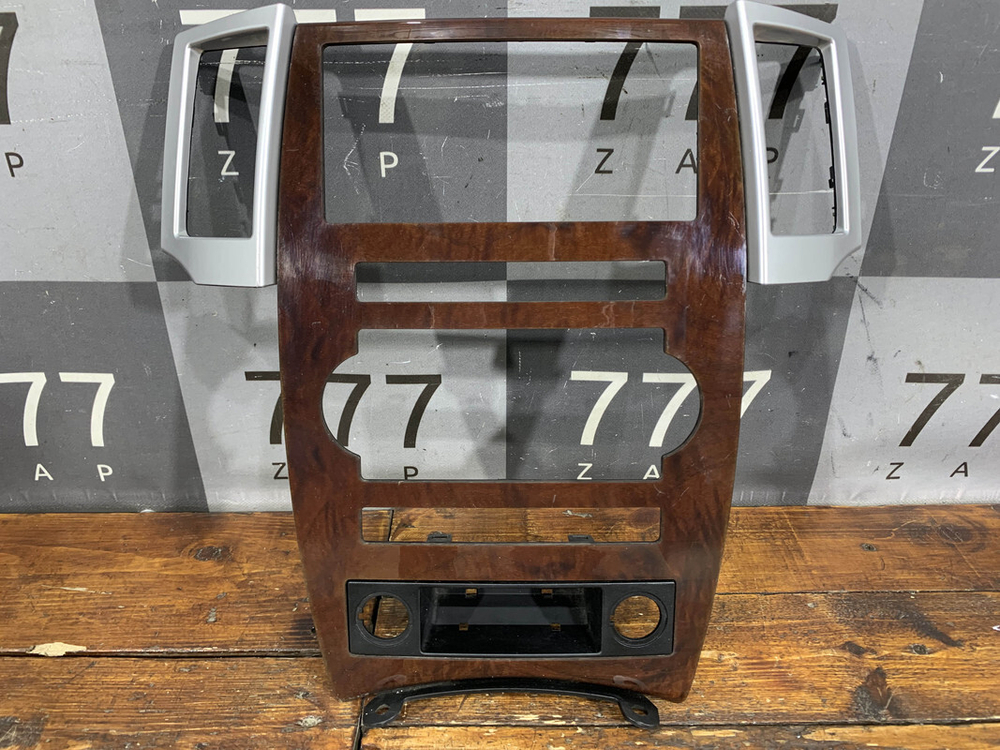 Накладка торпедо Jeep Grand Cherokee (WH/WK) 04-10 Б/У Оригинал X35011400WQ