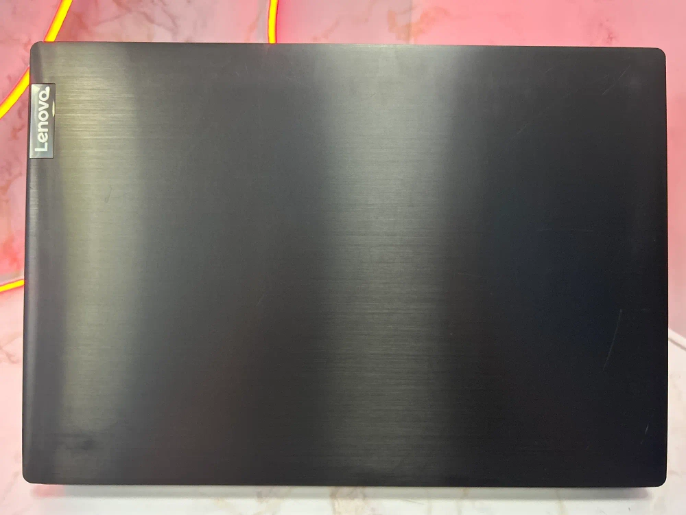 Ноутбук Lenovo IdeaPad L340-15API (81LW002ERK) 15.6 "/AMD Athlon 300U/RAM 4 GB/ HDD 500 GB/AMD Radeon Vega 3/1920x1080/TN/DOS/Подсветка кл-ры: LED/Черный. Состояние: Уценка/сильные царапины на крышке матрице и поддоне