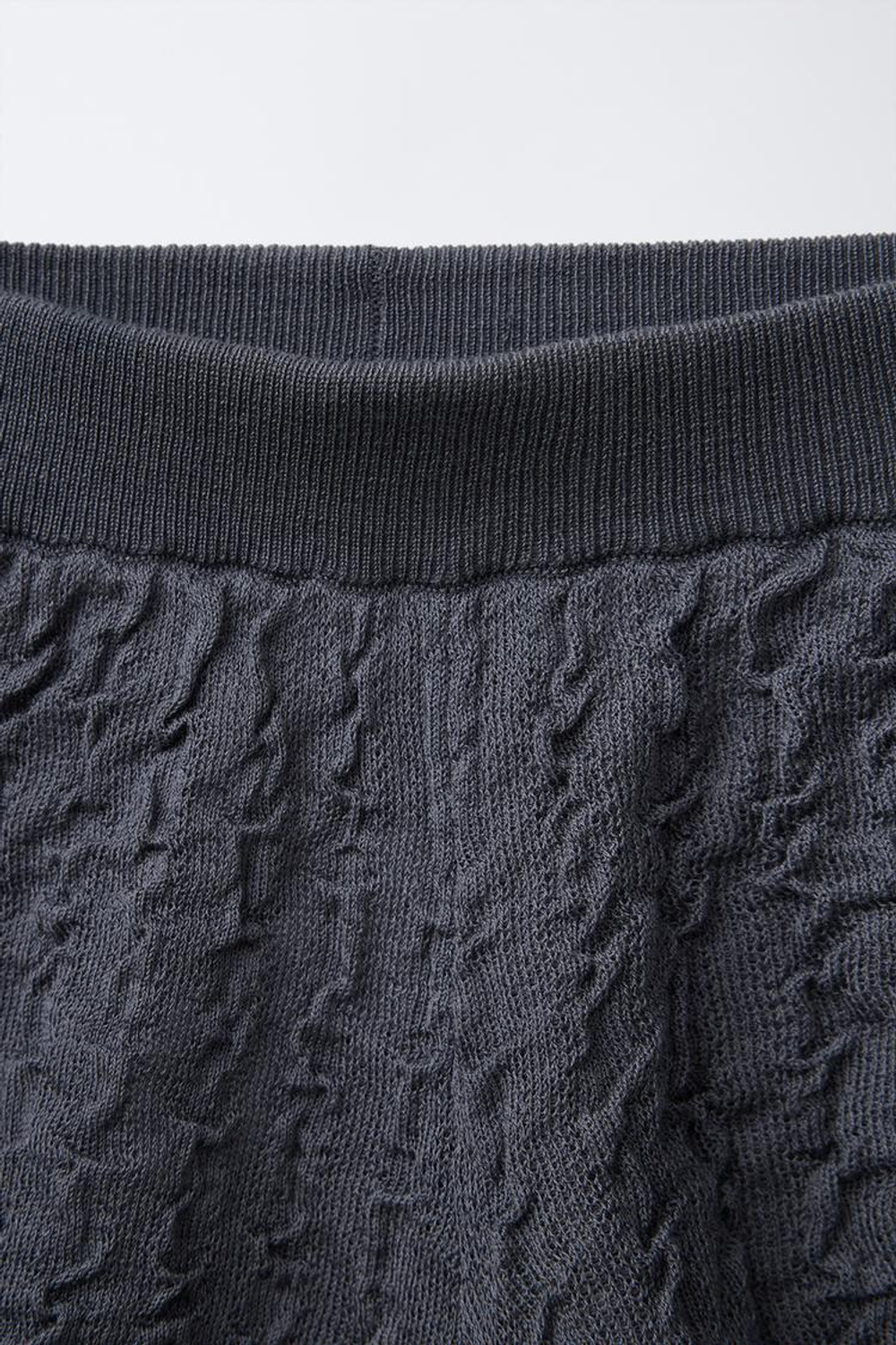 ZARA ШОРТЫ ИЗ РЕЛЬЕФНОГО ТРИКОТАЖА, ТЕМНЫЙ АНТРАЦИТ