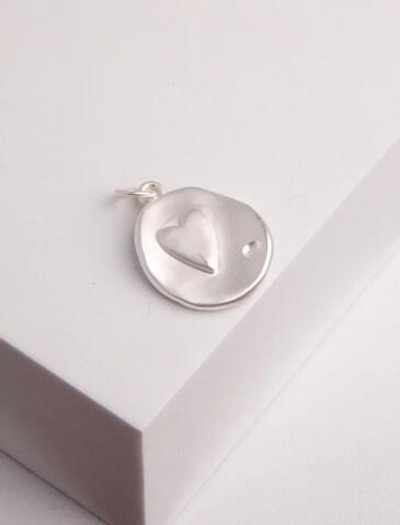 077-р Подвеска "Медальон с сердцем" 21мм, матовый родий