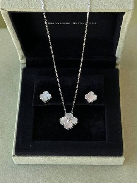 Кулон Van Cleef & Arpels