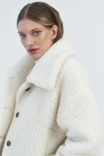 Шубка из овечьей шерсти