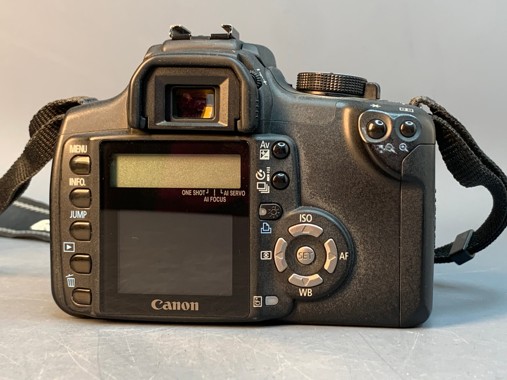 Canon EOS 350D Kit EF-S 18-55mm 3.5-5.6 II