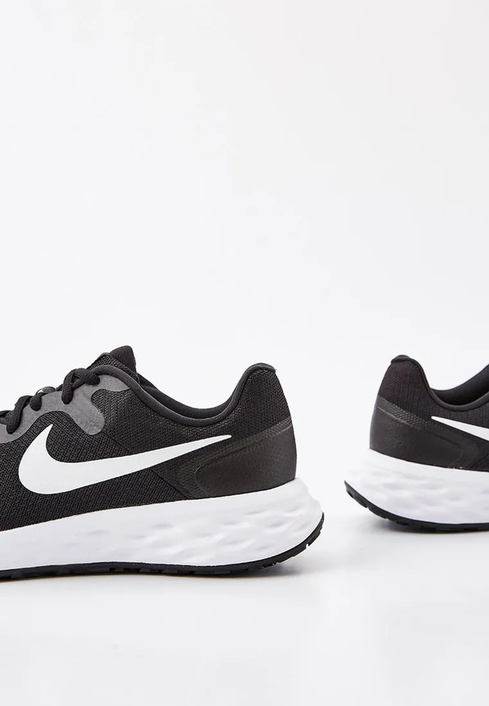 Кроссовки мужские NIKE Revolution 6