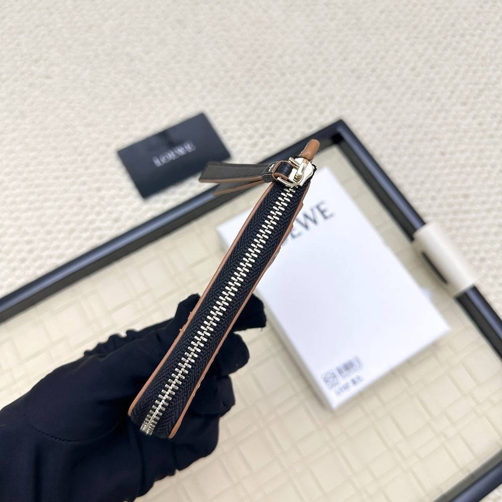Картхолдер Loewe