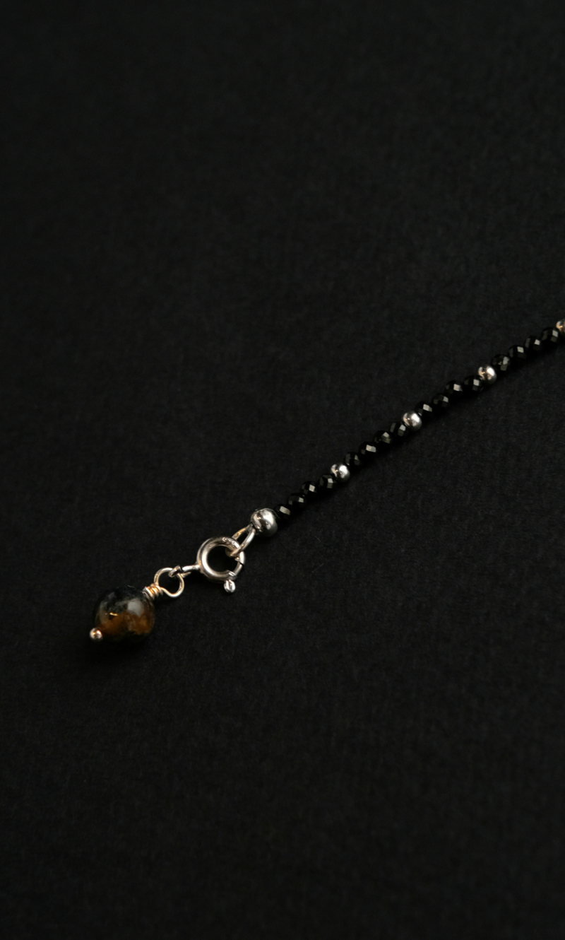 Колье Сотуар "Memo about Health" из шпинели с агатом