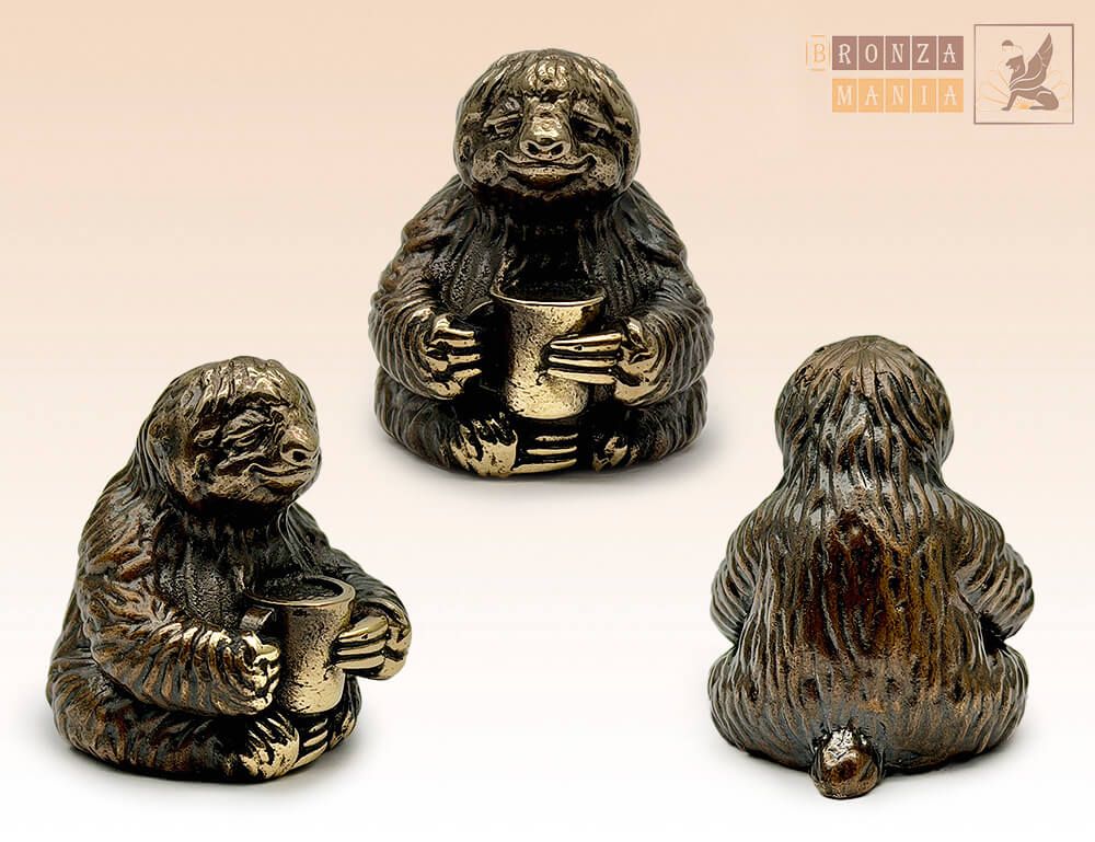 фигурка Ленивец с кофе