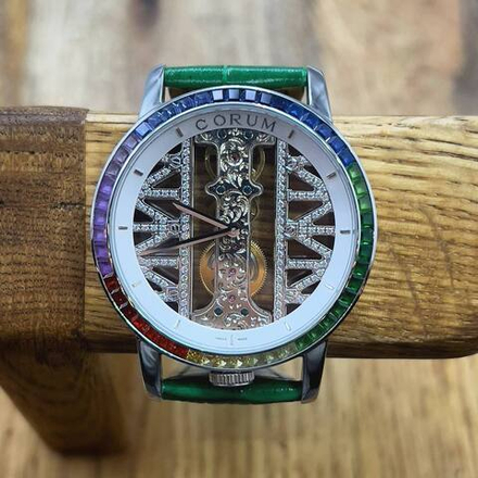 Часы Corum