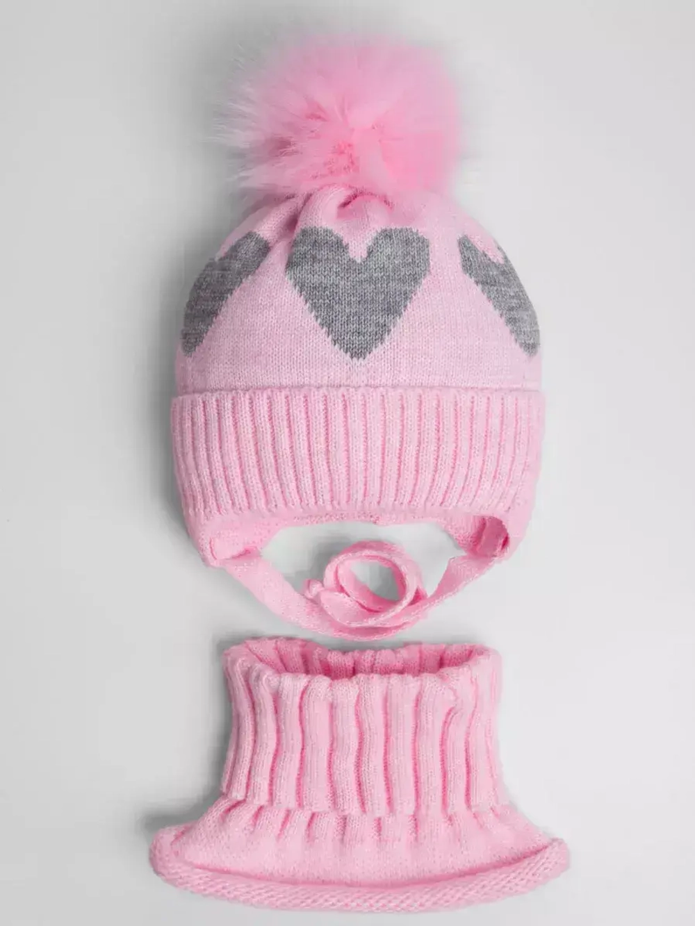 Шапка детская зимняя и манишка