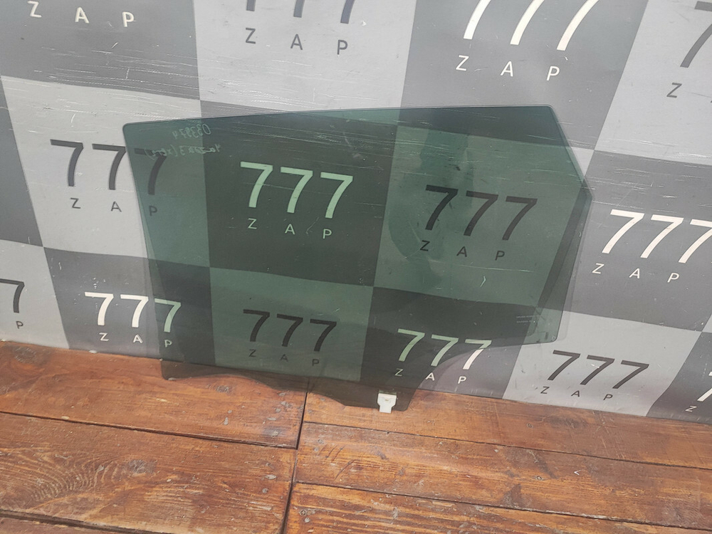 Стекло двери задней правой Mazda 3 (BK) 02-09 Б/У Оригинал B32H72511A