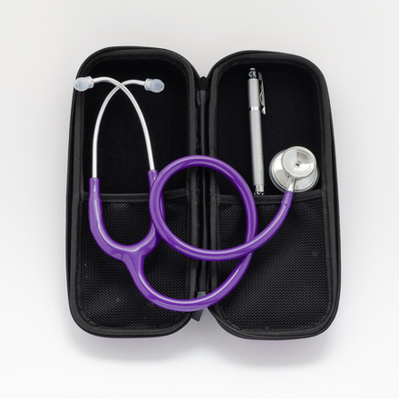 Наушники у Врача