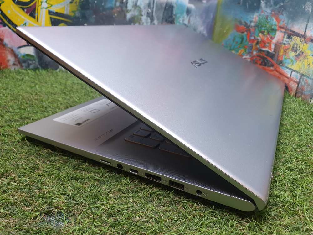 Ноутбук Asus Ryzen 5/8Gb/FHD/VivoBook M712DA M712DA-AU024