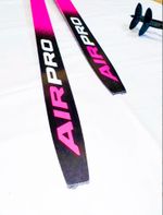 Беговые лыжи BRADOS AIR PRO SKATE с установленной платформой NIS (2025/2026)