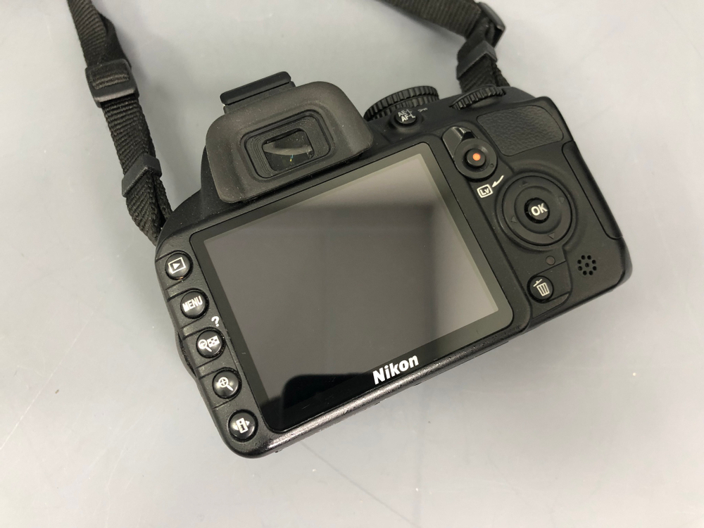 Nikon D3100 kit 18-55mm 7.500 кадров