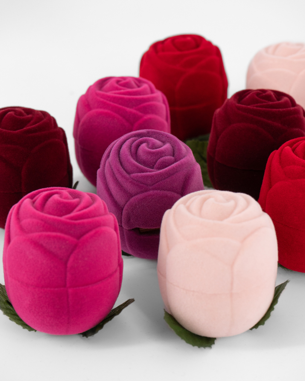 Футляр-бутон розы для витрин ювелирного магазина