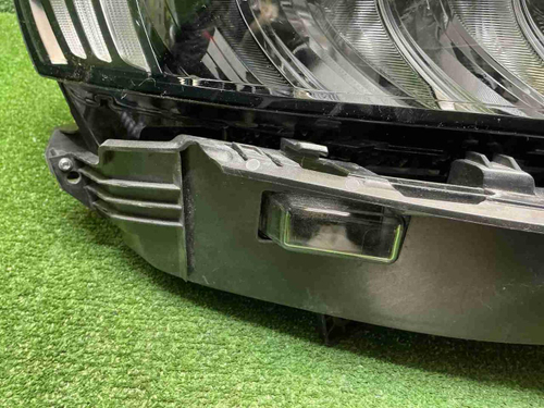 Фара правая Geely Tugella (2019-2024) LED