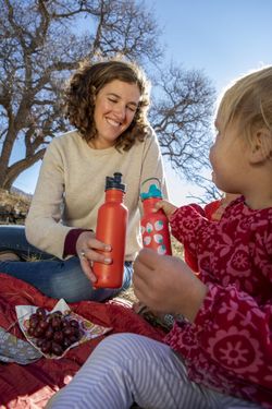 Детская бутылка Klean Kanteen Kid Classic Narrow Sippy 12oz (355 мл) Coral Strawberries