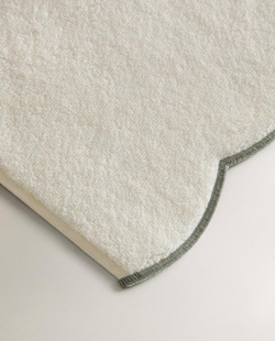 ZARA HOME БАННОЕ ПОЛОТЕНЦЕ С ВОЛНИСТЫМ КРАЕМ, ЗЕЛЕНЫЙ