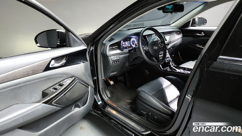Kia K7 (Cadenza) Premier 2.5 GDI Prestige (06.2020)