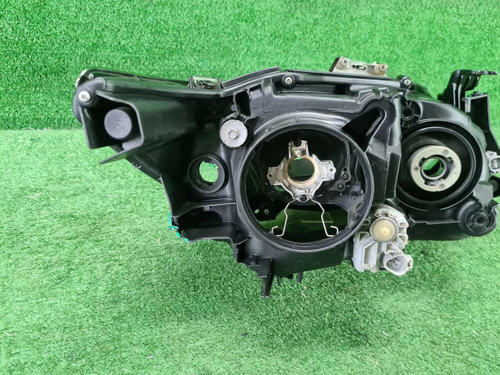 Битая Фара левая Toyota Camry xv50 14-17 ксенон не адап