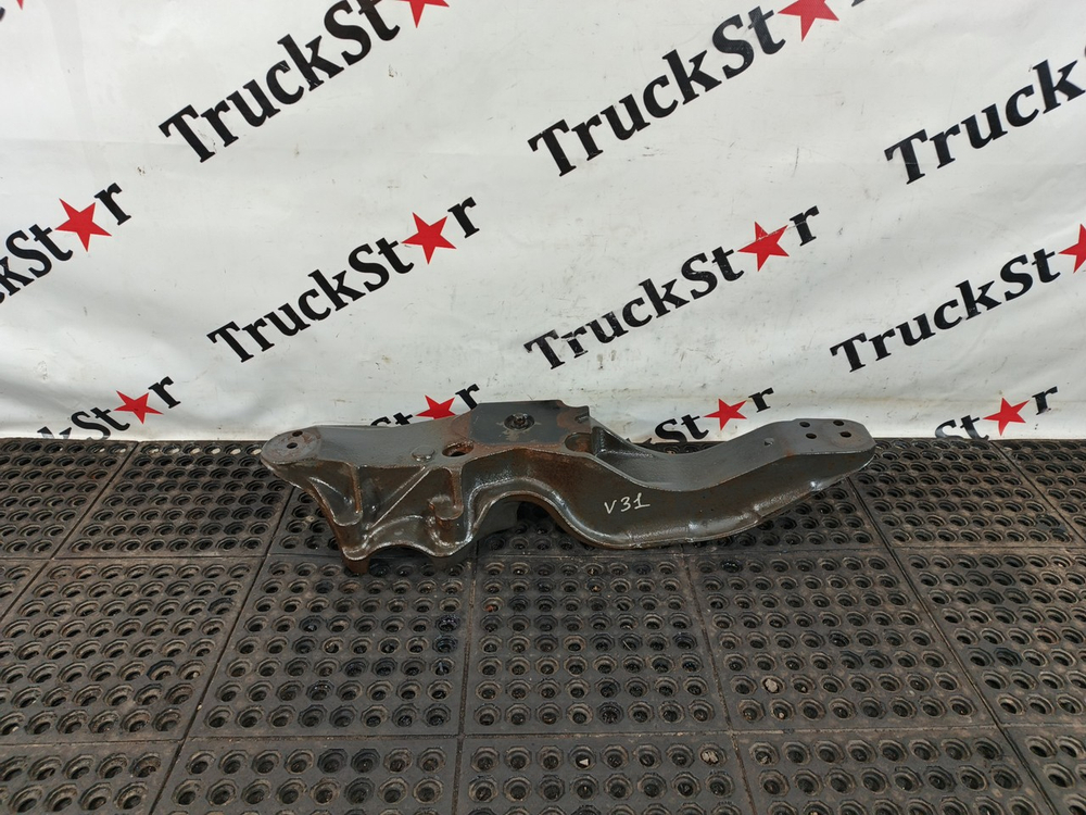 Кронштейн пневморессоры задний правый 2017г.