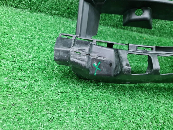 Кронштейн переднего бампера LH BMW 5er G30 (17-20)