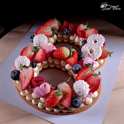 Медовый Торт с ягодами 8 подарок для женщин на 8 марта кондитерская Sweet Visors сладкие козырьки кондитер Светлана Дегтерева