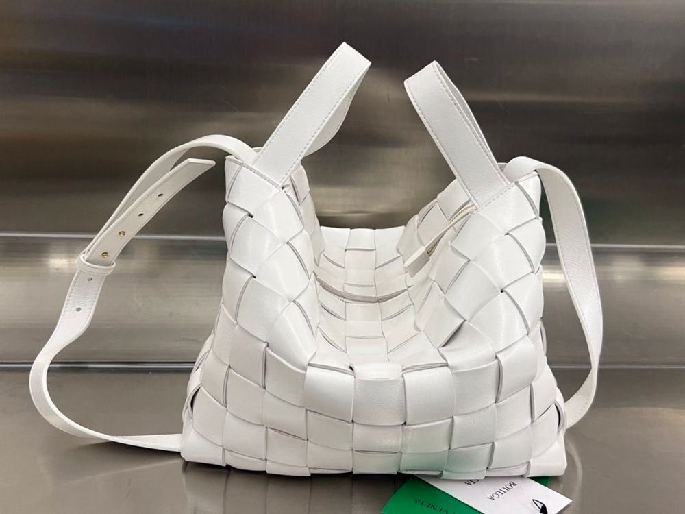 Bottega Veneta Bowling Cassette 28 cm
